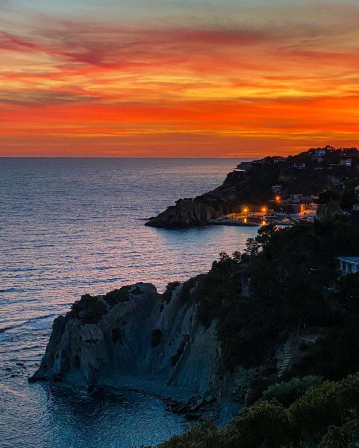 Appartement Au Calme, Calanque Des Figuieres Ансюе-ла-Редонн Екстер'єр фото